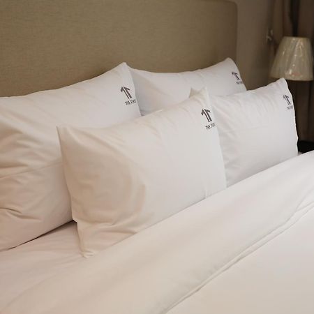 The First Hotel Changwon Bagian luar foto
